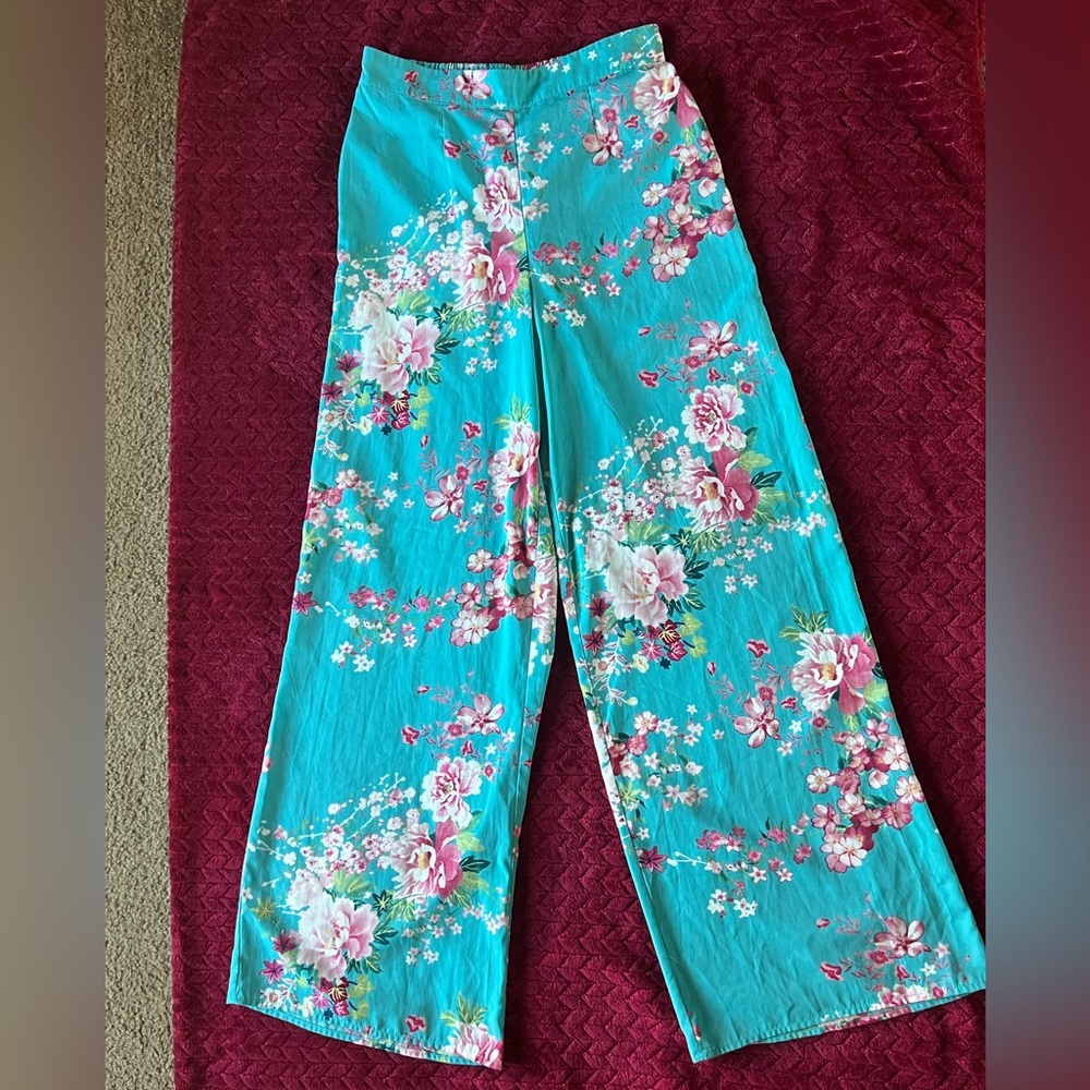 Forever 21 wide leg floral pants NWOT